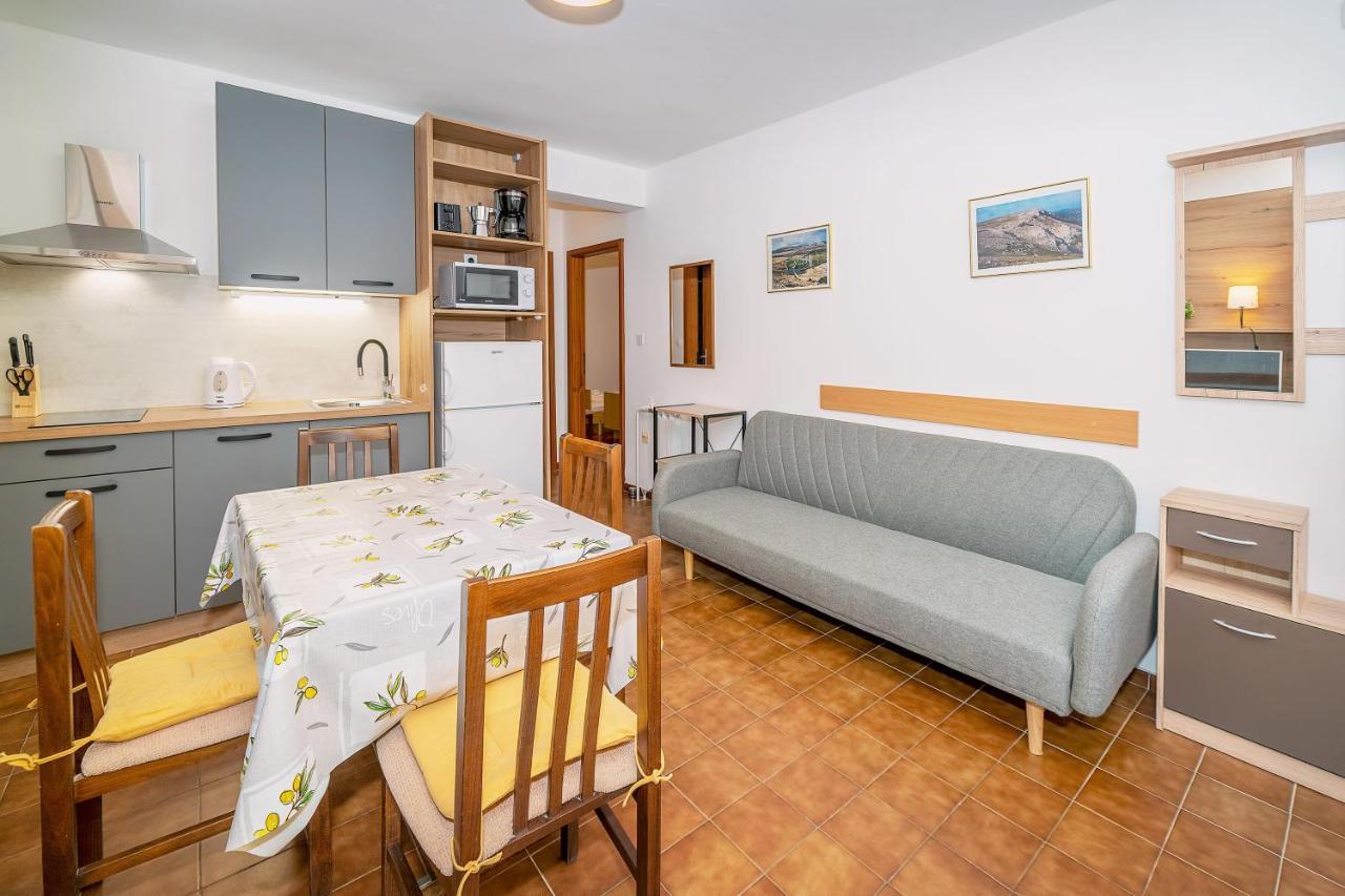 Apartmani Ana Juranic Jurandvor Екстериор снимка